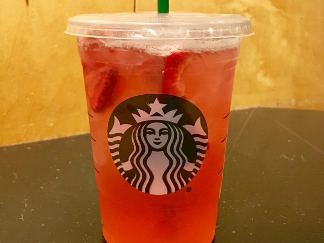 日本未発売 カシスのティバーナが飲めるlaのスタバ 旅pocket